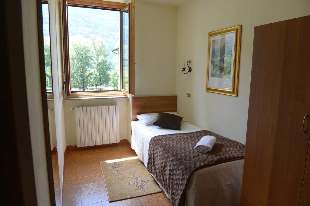 Albergo Altavilla Тирано Екстериор снимка