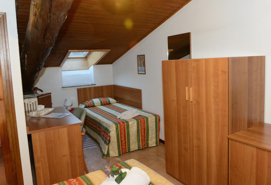 Albergo Altavilla Тирано Екстериор снимка