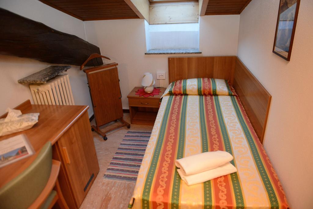Albergo Altavilla Тирано Екстериор снимка