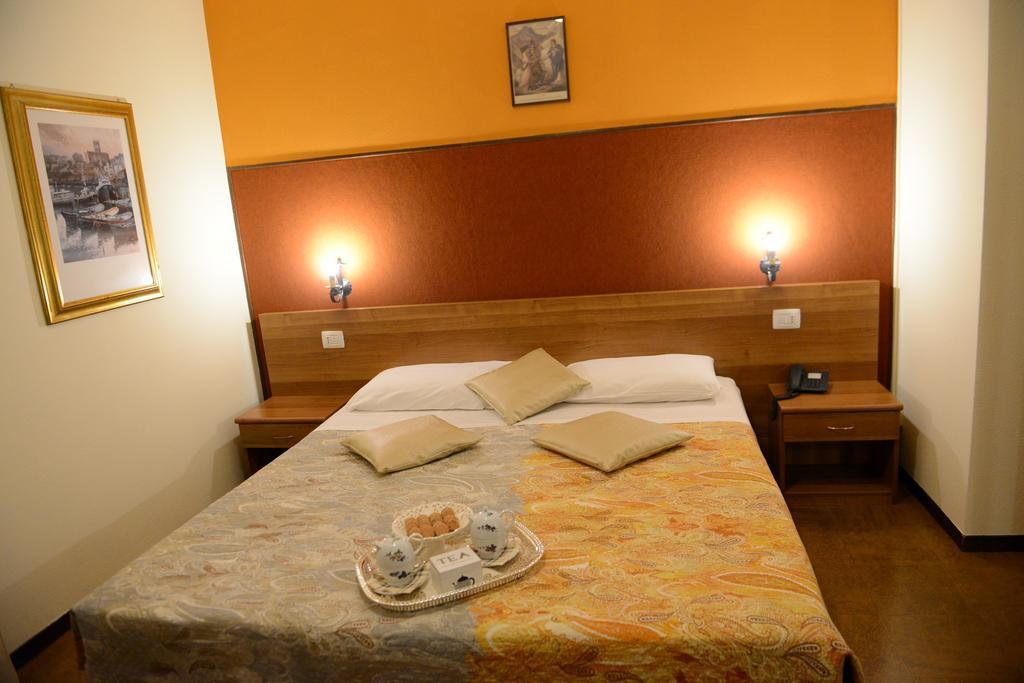 Albergo Altavilla Тирано Екстериор снимка