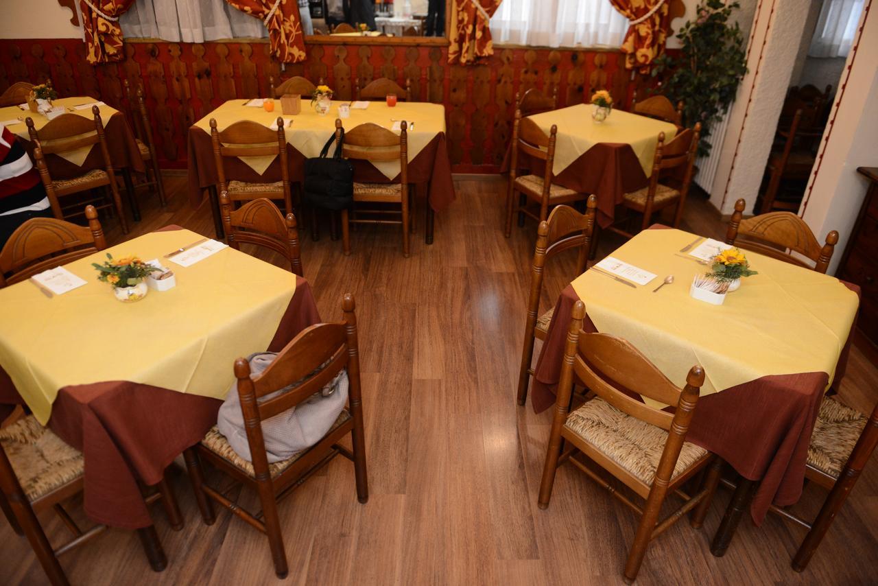 Albergo Altavilla Тирано Екстериор снимка