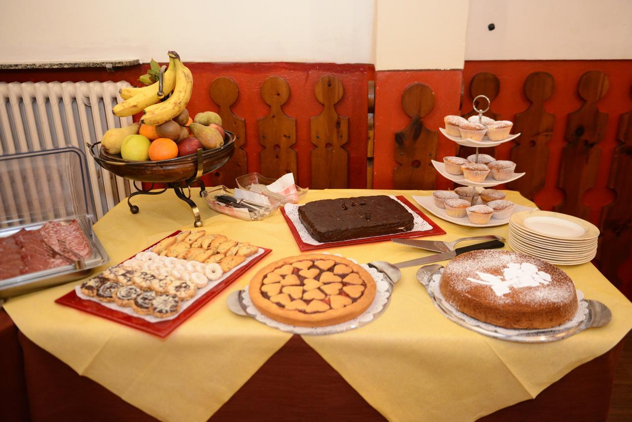 Albergo Altavilla Тирано Екстериор снимка