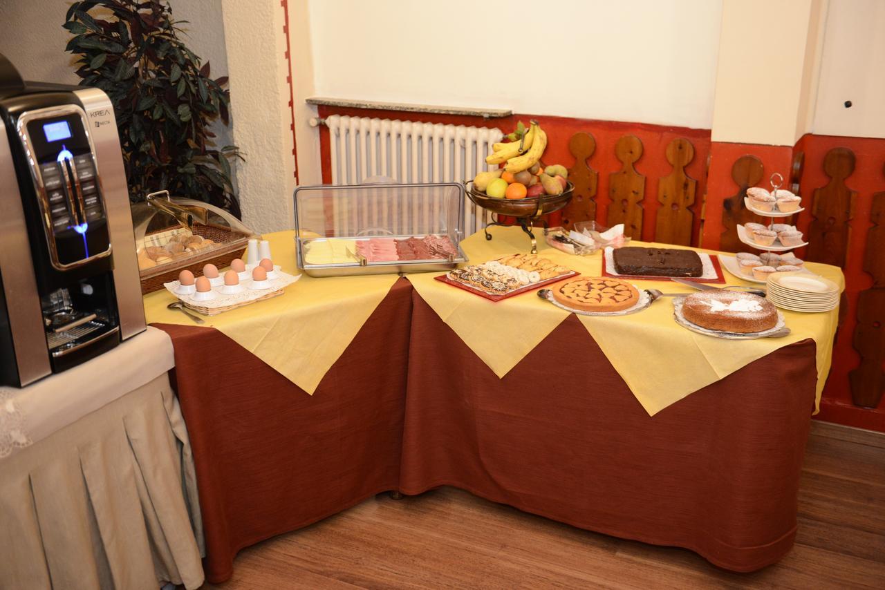 Albergo Altavilla Тирано Екстериор снимка